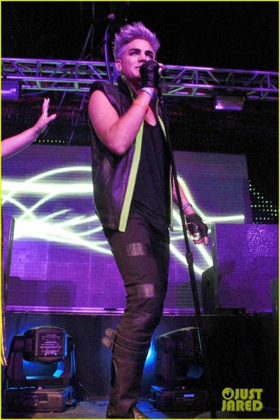 adam-lambert-matinee-labor-day-performance-01.jpg