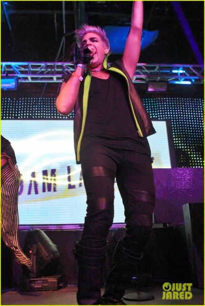 adam-lambert-matinee-labor-day-performance-10.jpg