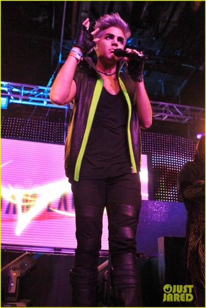 adam-lambert-matinee-labor-day-performance-13.jpg