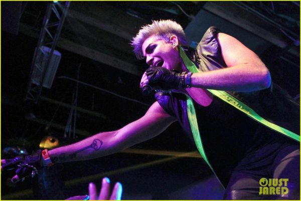 adam-lambert-matinee-labor-day-performance-16.jpg