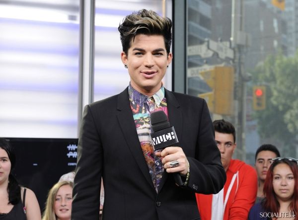 adam-lambert-muchmusic-live-05292012-08-900x667.jpg