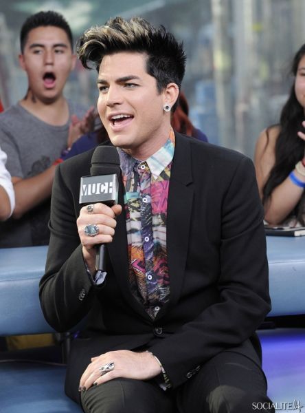 adam-lambert-muchmusic-live-05292012-17-667x900.jpg