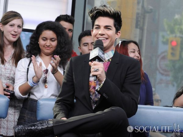 adam-lambert-muchmusic-live-05292012-21-900x675.jpg