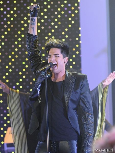 adam-lambert-newnownext-04052012-04-675x900.jpg