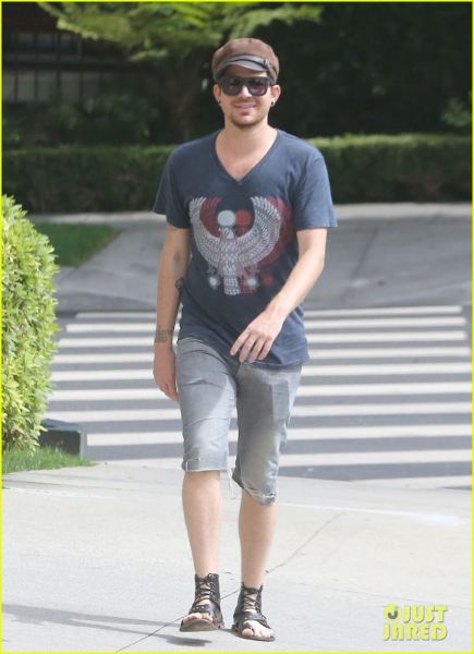 adam-lambert-steps-out-with-ex-sauli-koskinen-after-cory-monteith-condolence-13.jpg