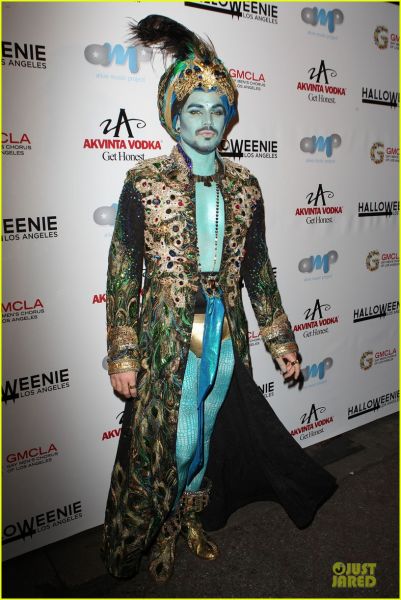 adam-lambert-sultan-at-halloweenie-holiday-concert-17.jpg