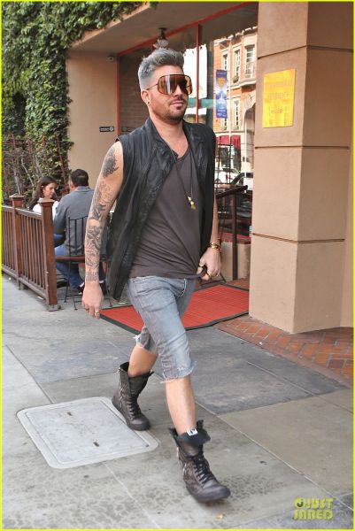 adam-lambert-tattooed-guns-sight-you-can-miss-09.jpg