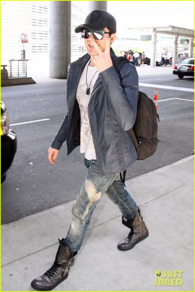 adam-lambert-trespassing-toronto-03.jpg