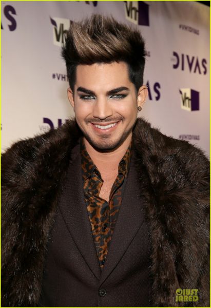 adam-lambert-vh1-divas-host-04.jpg