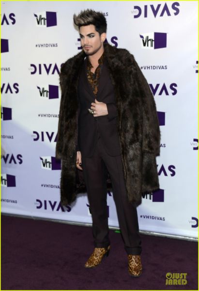 adam-lambert-vh1-divas-host-05.jpg