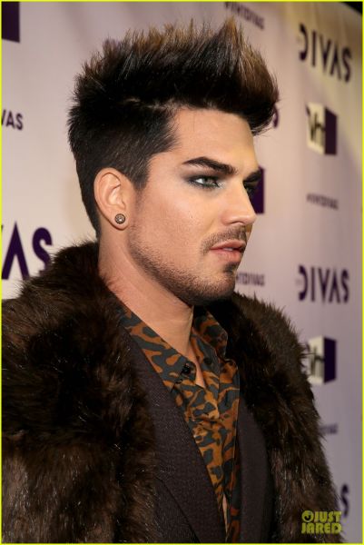 adam-lambert-vh1-divas-host-07.jpg