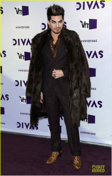 adam-lambert-vh1-divas-host-11.jpg