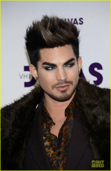 adam-lambert-vh1-divas-host-12.jpg