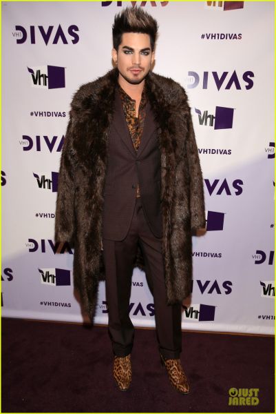 adam-lambert-vh1-divas-host-15.jpg