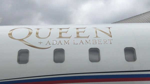 Créditos: Adam Lambert
