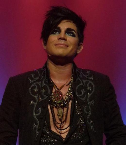 17/01
Créditos: Adam Lambert Photo Album / The Fuzzy Tube 
