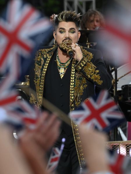 hld-2-24-adam-lambert-01-1241105474.jpg