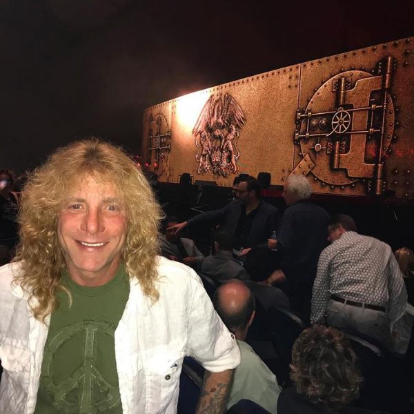 Créditos: @realstevenadler
