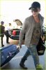 adam-lambert-catches-flight-04.jpg