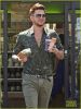 adam-lambert-grabs-a-health-lunch-before-queen-concert-02.jpg