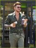 adam-lambert-grabs-a-health-lunch-before-queen-concert-19.jpg