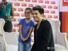 adam-lambert-little-girl-11182012-02-900x675.jpg