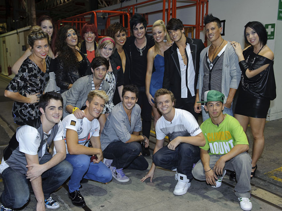 adam-lambert_backstage_2.jpg