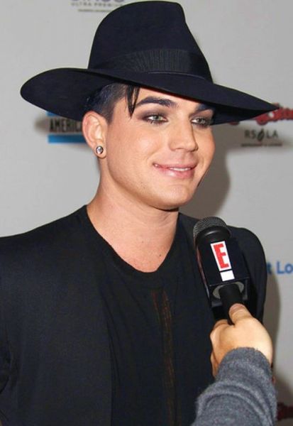 24/11
Créditos: Adam Lambert Fan Club
