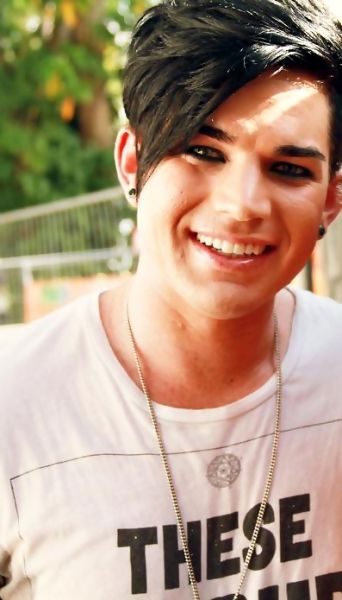 22/07
Créditos: Adam Lambert Photo Album / The Fuzzy Tube
