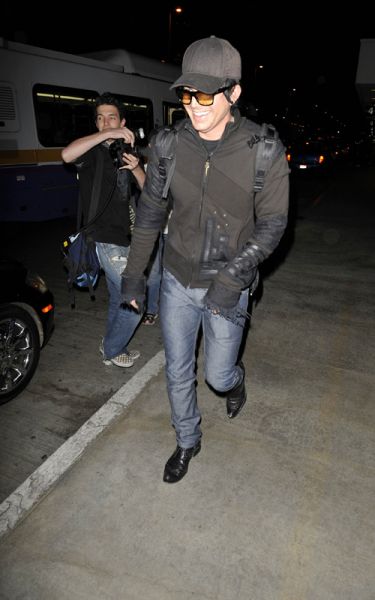adam-lambert-11289-2.jpg
