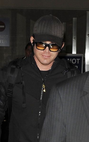 adam-lambert-11289-4.jpg