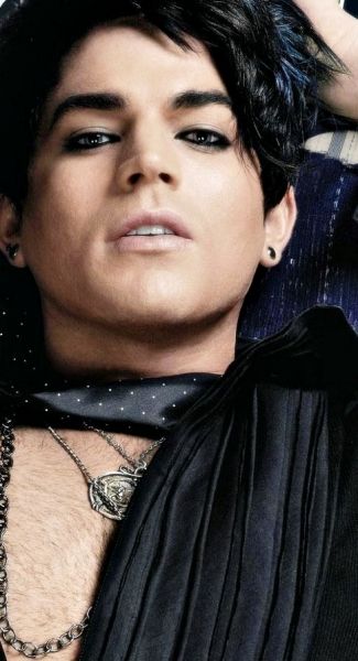 24/04
Créditos: Adam Lambert Photo Album / The Fuzzy Tube 
